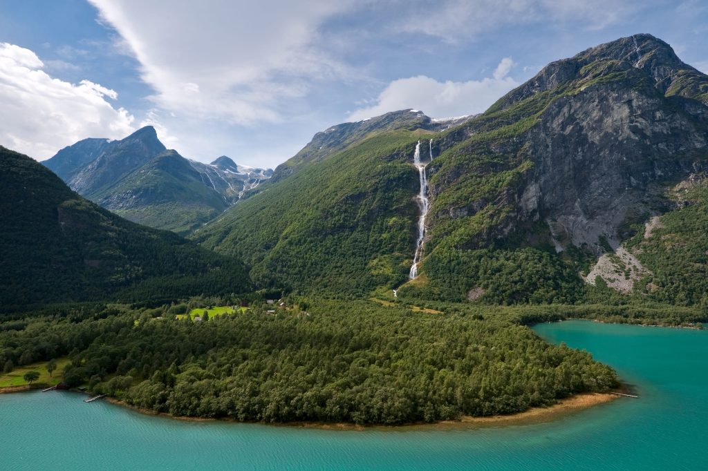 Ramnefjellsfossen, Waterfall in Norway